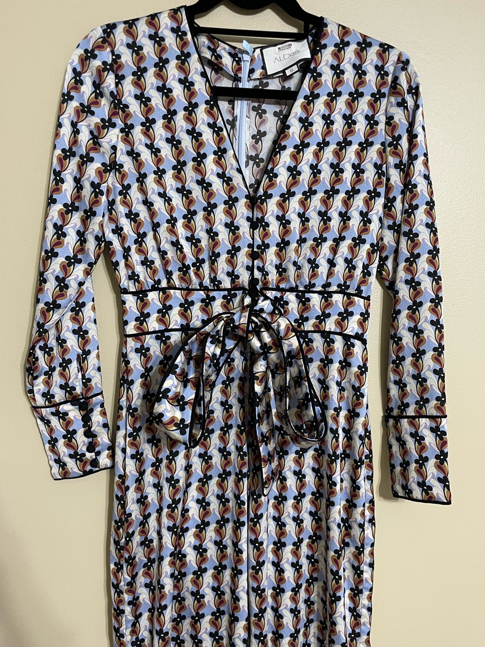 Alexis Yarra printed long sleeve tie front jumpsuit size small - Picture 3 of 8